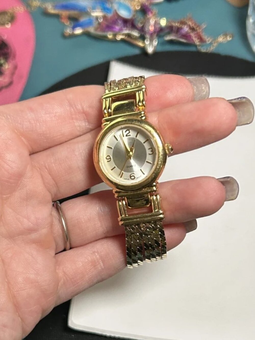 Vintage Avon Gold Tone Multi Strand Herringbone Mesh Quartz Wristwatch